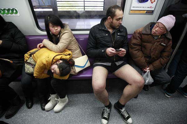 Photos: No Pants Subway Ride