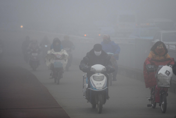 China issues blue alert for thick fog