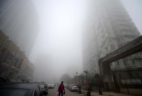 China issues blue alert for thick fog