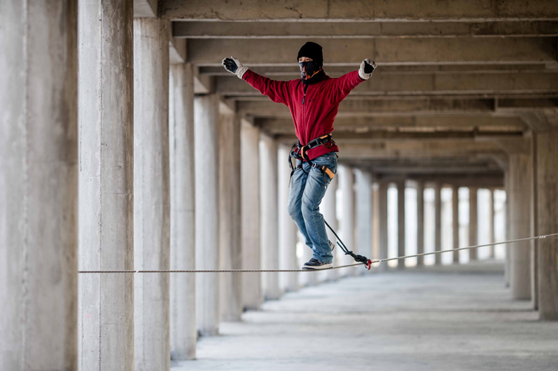 Dizzy trend of tightrope walking