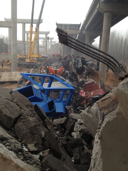 Five dead after bridge collapses in China