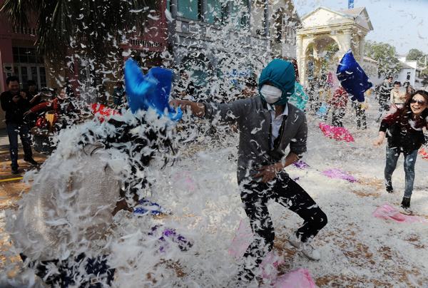 Pillow fight held to mark Int'l Women's Day