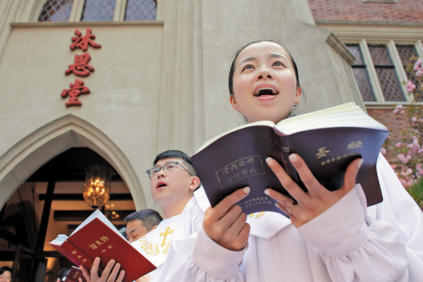 Catholics in China celebrate Easter