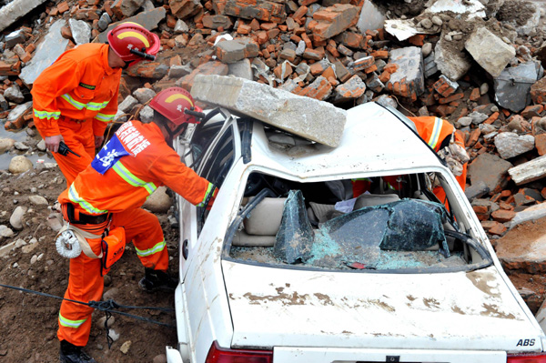 Joint quake rescue drill in East China