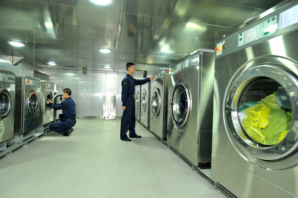 Life below deck on China's first aircraft carrier