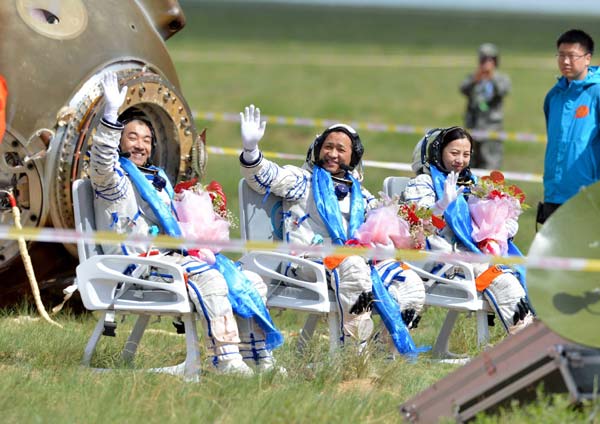 Shenzhou X astronauts on dreams after return