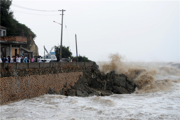 China maintains top-level alert for Typhoon Soulik