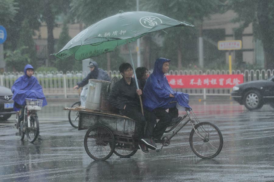 Rain continues in Beijing