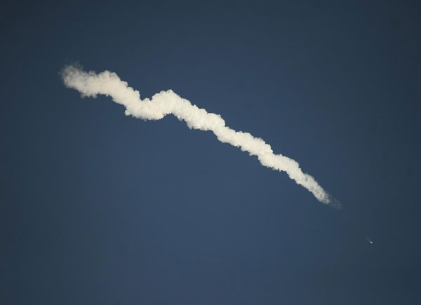 China launches experimental orbiter