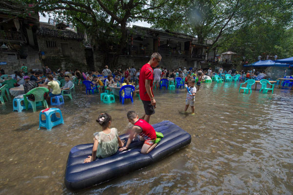 That's what you call river dining