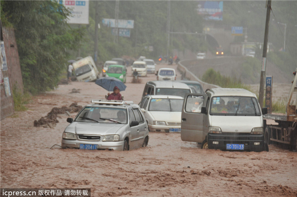 Chaos as landslides and mud torrents swell South