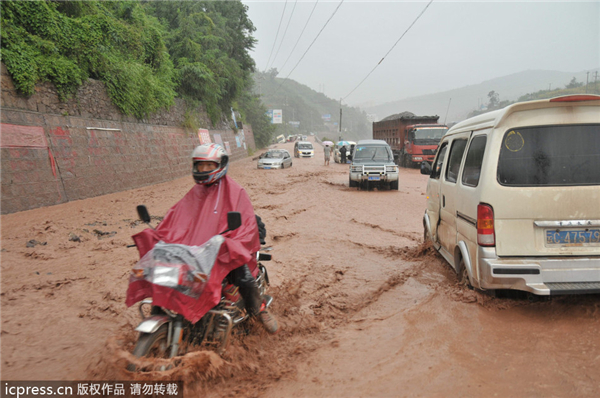 Chaos as landslides and mud torrents swell South