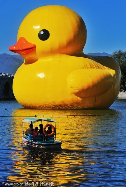 Giant duck's palace stay extended by a day