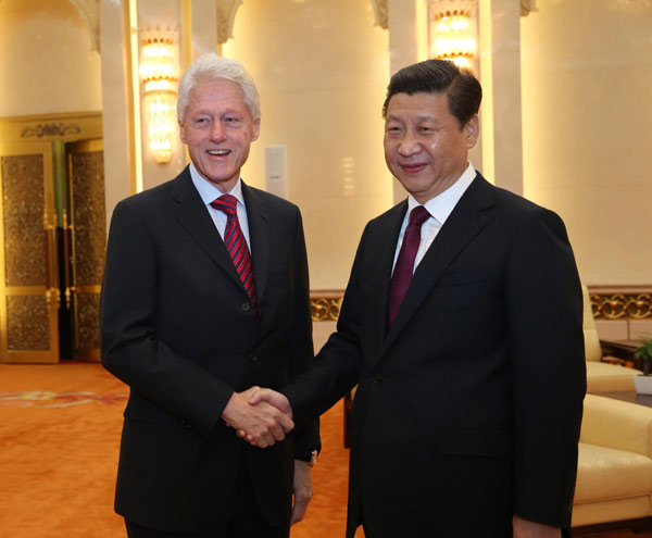 Chinese president meets former US president Clinton