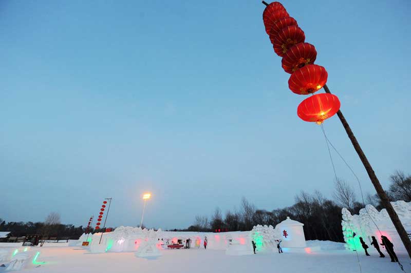 Snow sculptures showcased in NE China art show