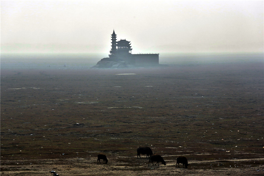Drought is drying out Poyang Lake