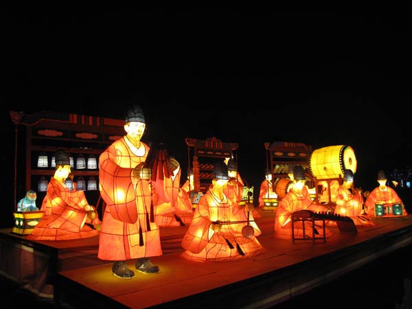 Chengdu lantern festival features bizarre beings[4]|chinadaily.com.cn