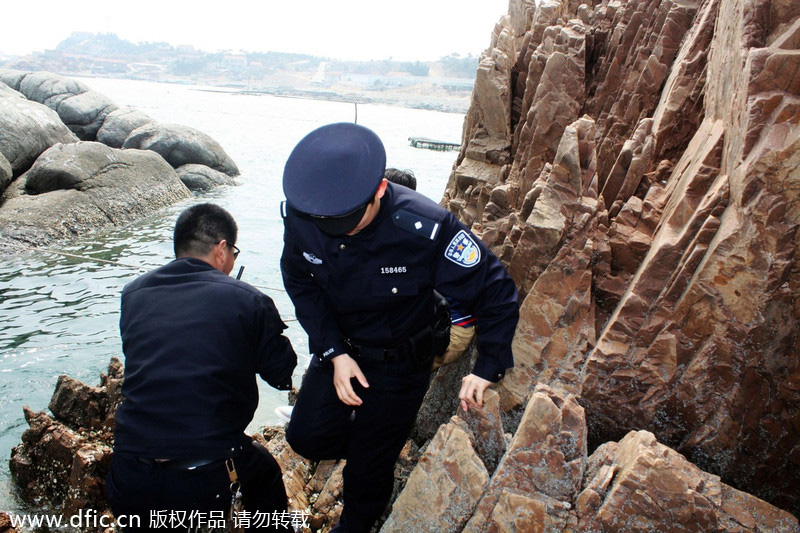 Students saved from sea in Shandong