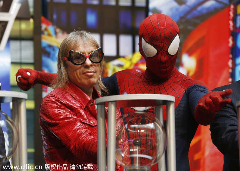 French 'spiderman' scales 33-story building in Macao
