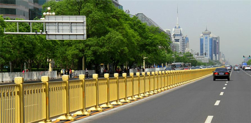 Chang'an Avenue becomes golden heart of Beijing