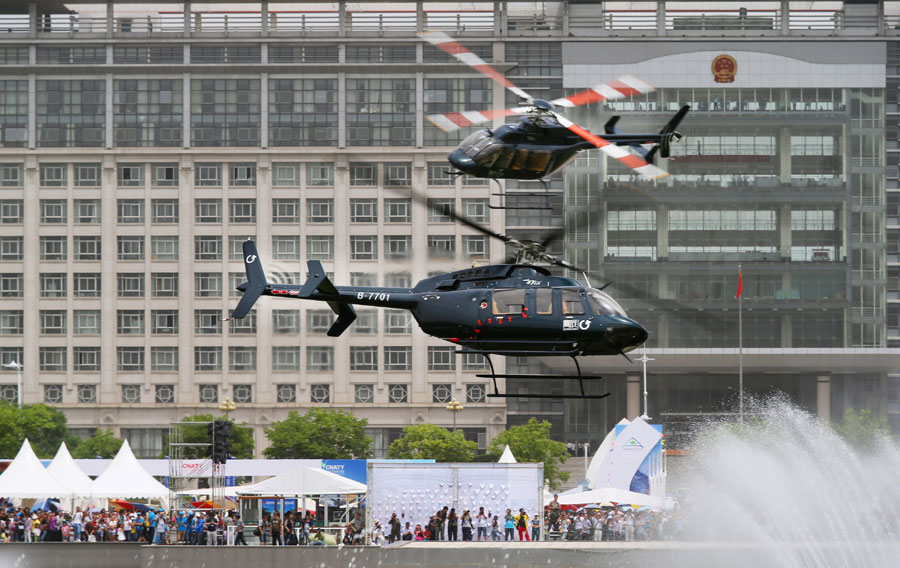 Fancy helicopter air demonstration greets C China