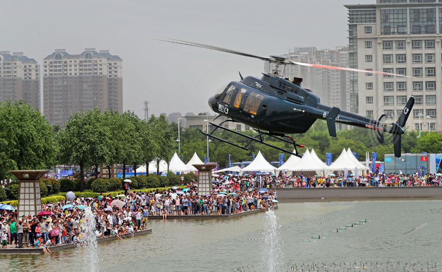 Fancy helicopter air demonstration greets C China
