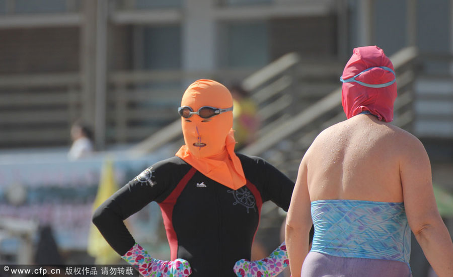 'Face-Bikini' swimwear trend sweeps East China