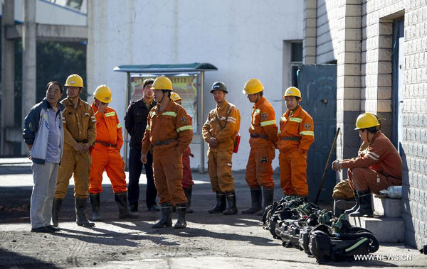 Gas blast traps 17 in Xinjiang mine