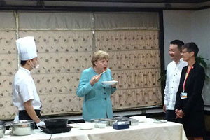 Premier Li meets German Chancellor Merkel in Beijing