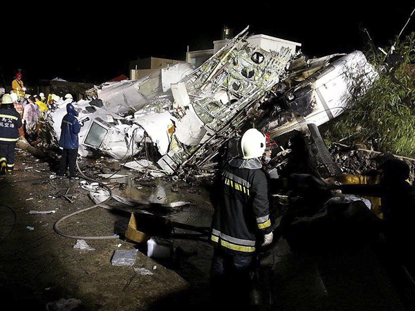 48 dead, 10 injured in Taiwan plane crash