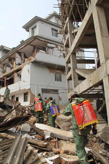 Disinfection conducted in quake-hit Ludian