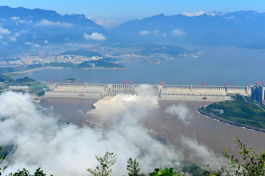 Three Gorges Dam discharges flood water