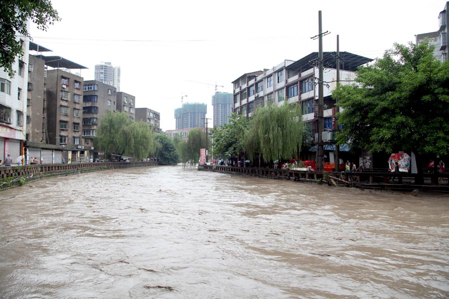 Downpour wreaks havoc in SW China