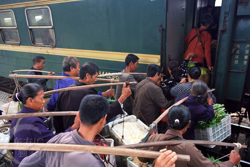 Last call for China's quaint 'green' trains