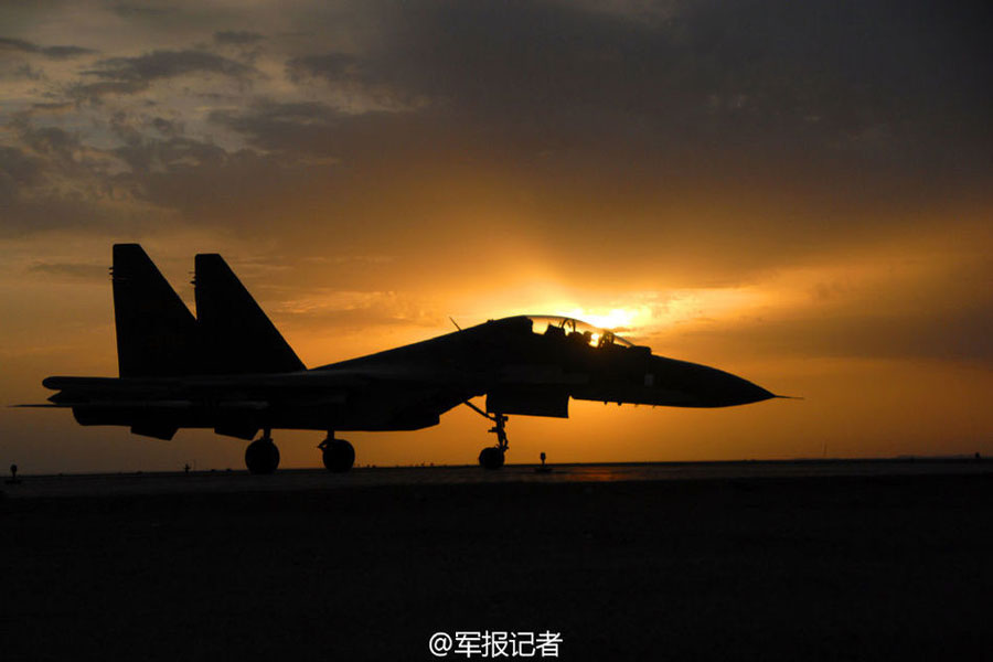 PLA's 'Gold Helmet' air battle contest takes off