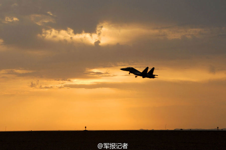 PLA's 'Gold Helmet' air battle contest takes off
