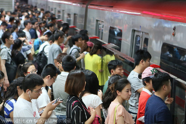 Beijingers have longest commute