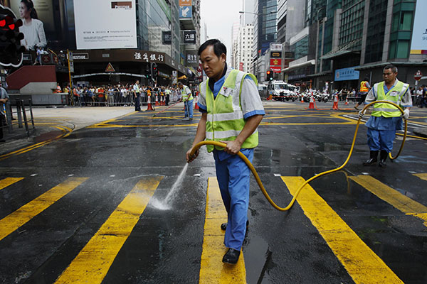 Traffic largely restored in Hong Kong's Mong Kok district