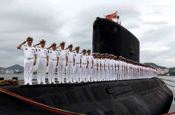 China praises submarine crew's emergency handling