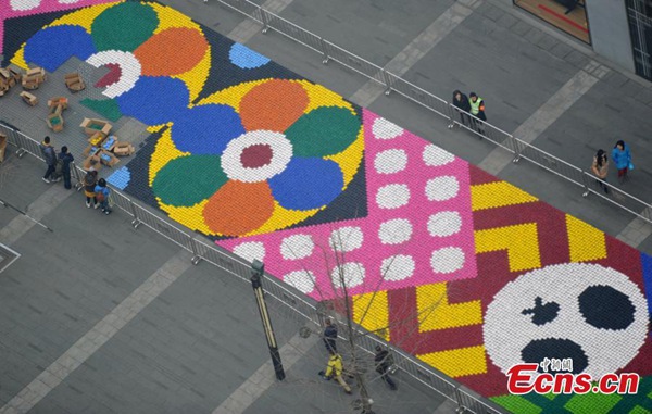 19 tons of candies make beautiful mosaic in Chengdu