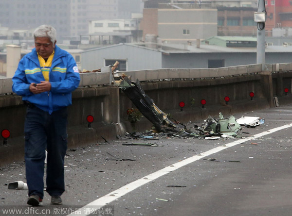 At least 12 dead in Taiwan air crash