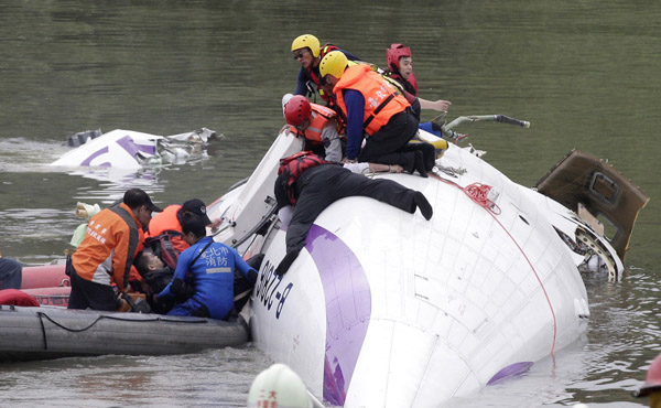 Rescue underway after Taiwan plane crashes