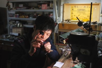 Zhao Zhenling: China's youngest master watchmaker