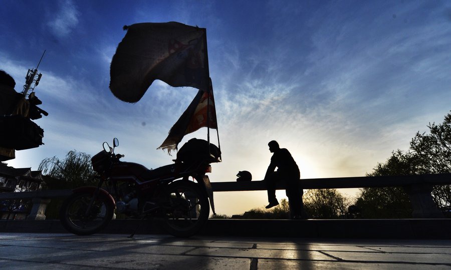 Father searches for son by motorcycle, covering 400,000 km