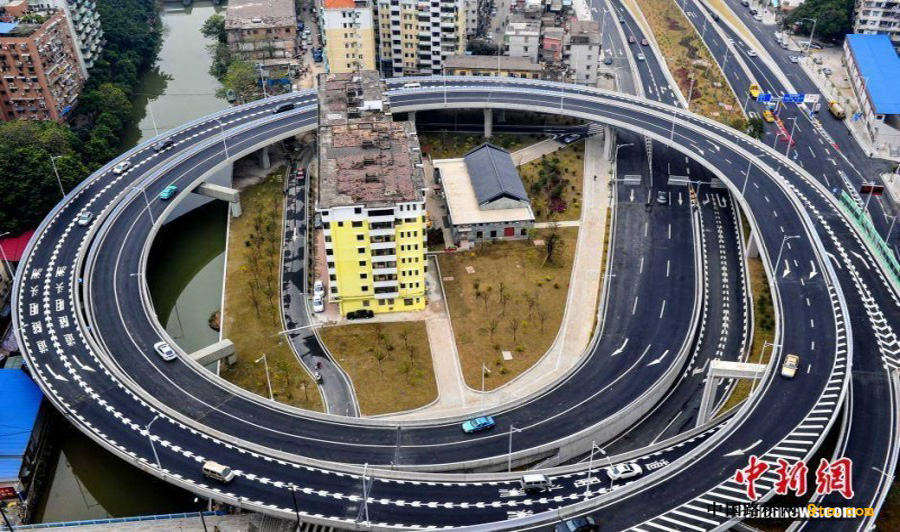 Stubborn 'nail houses' in China