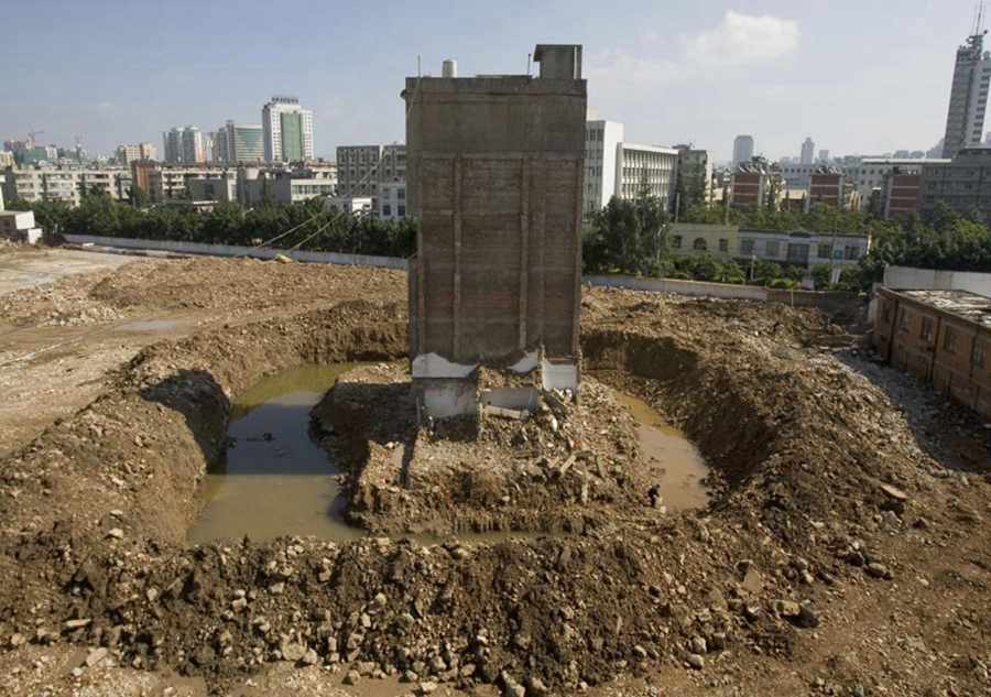 Stubborn 'nail houses' in China