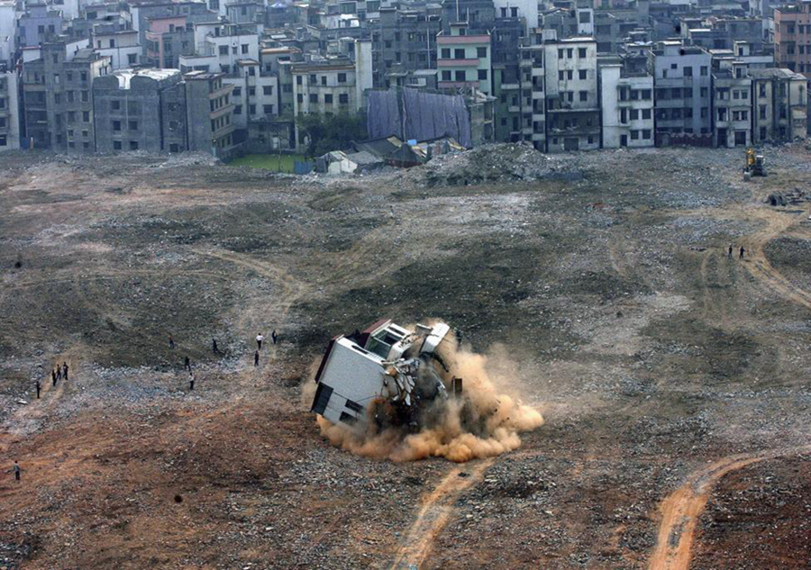 Stubborn 'nail houses' in China