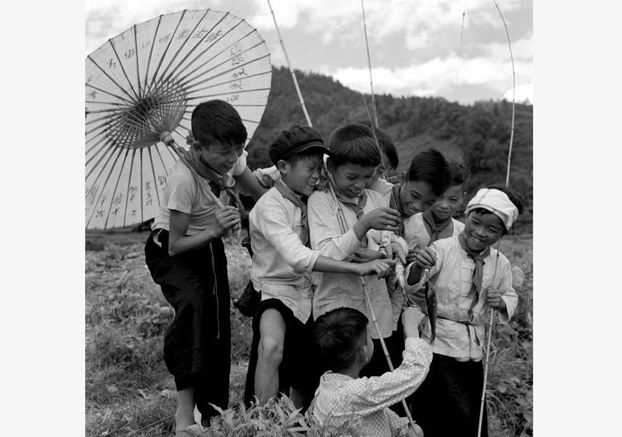 Historical photos of 56 nations in China (Part I)