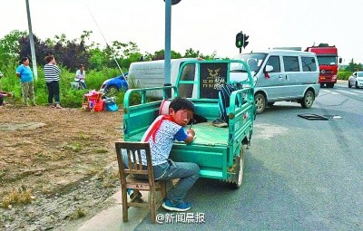 Two-year-old's million-yuan fashion show