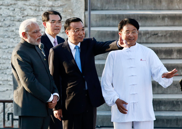 Modi unveils visa plan to attract Chinese travelers